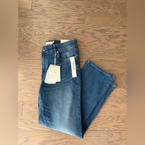 Woman’s Tahari Jeans Natalie Classic Mid Rise Miniboot size 12/31 medium wash